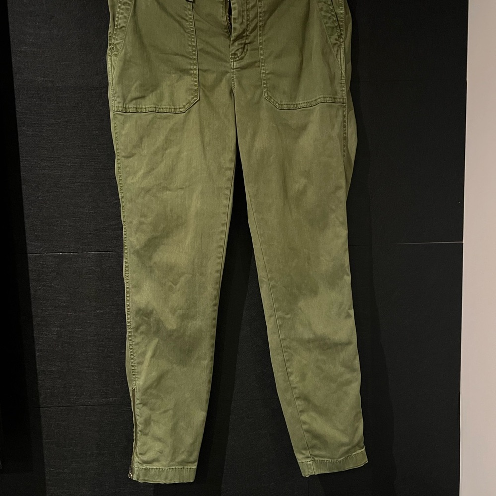 J. Crew women’s green Cargo Pants with zippers at ankles